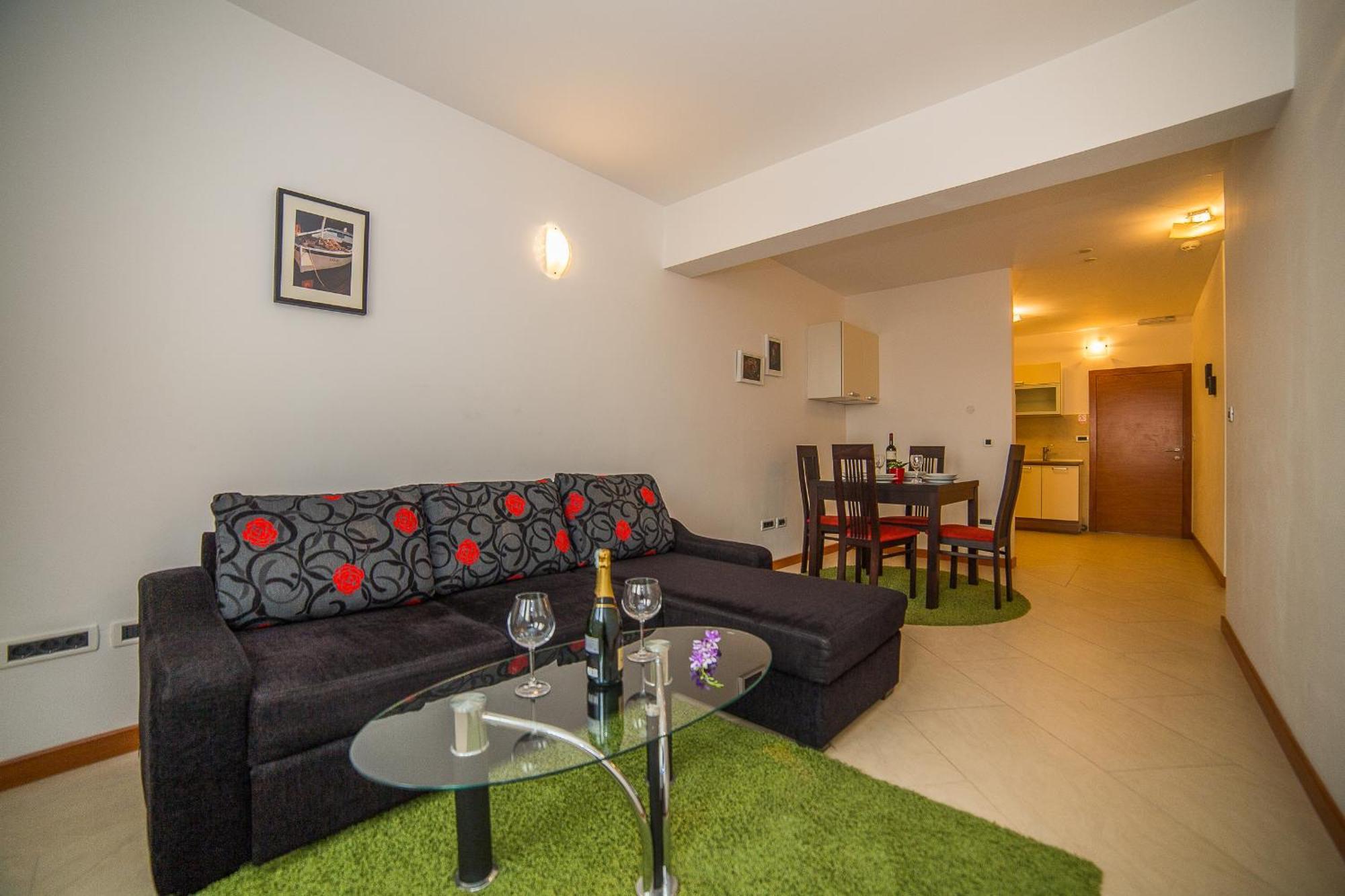 Apartments Milan Makarska Phòng bức ảnh