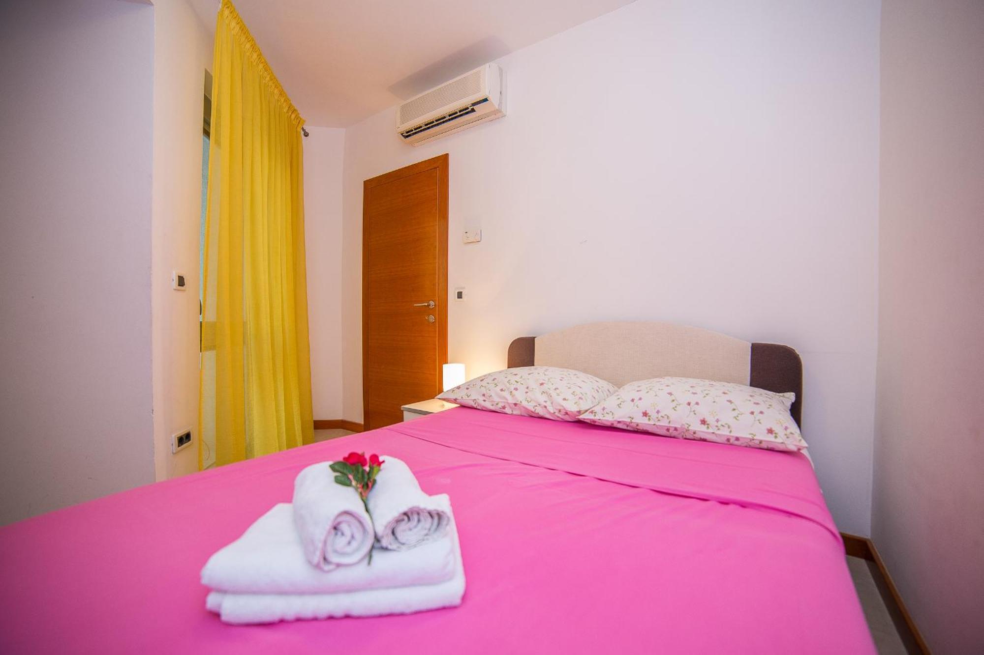Apartments Milan Makarska Phòng bức ảnh