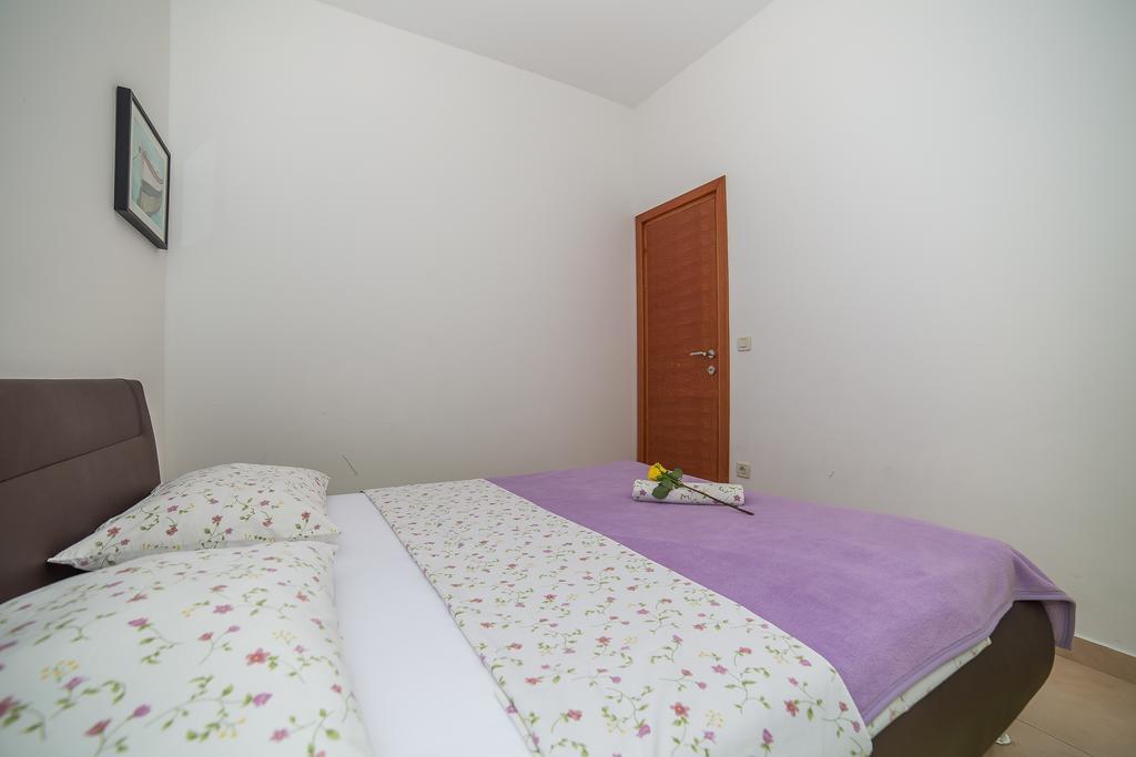 Apartments Milan Makarska Phòng bức ảnh
